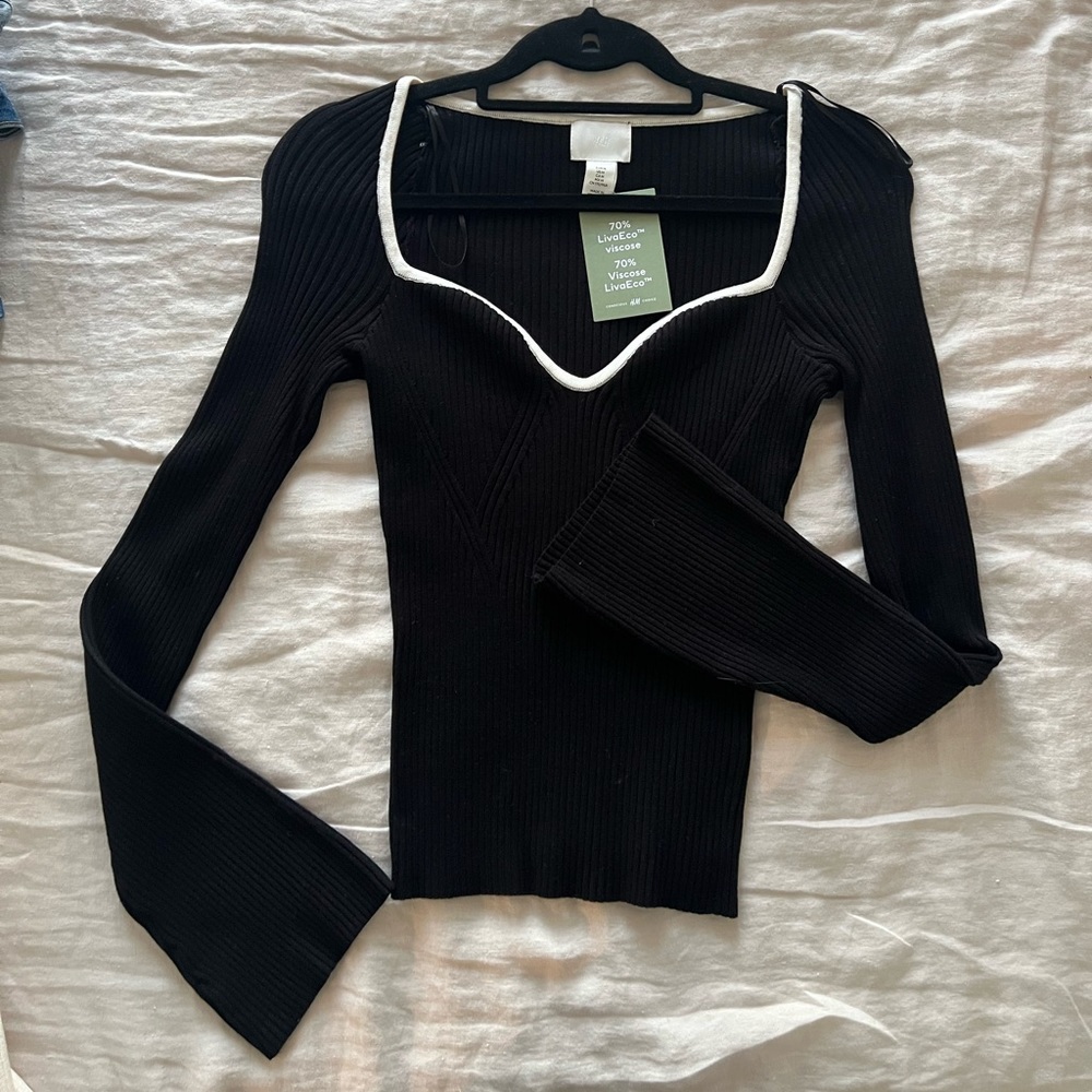 Black and cream rib knit sweater top